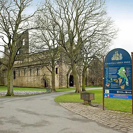 Premier Headingley Leeds (West Yorkshire)
